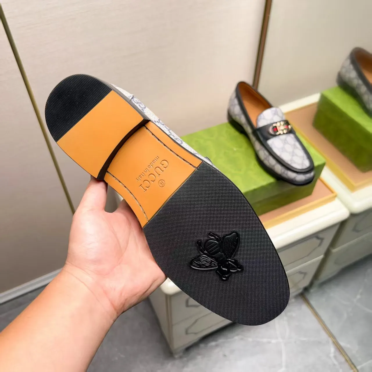 Men's men's shoes 💰460 🆘【GUCCI】Gucci ·🐂里· Hot-selling pea shoes top brand luxury, top quality, the latest fashion pea shoes.. The upper is made of original first-layer cowhide. (Full first-layer water-dyed 🐂 leather·inner). The original stylish and stylish soft rubber wear-resistant and non-slip outsole is light and comfortable on the foot, available in 3 colors! Matching code: 38-44 (customized at 45.46.47)